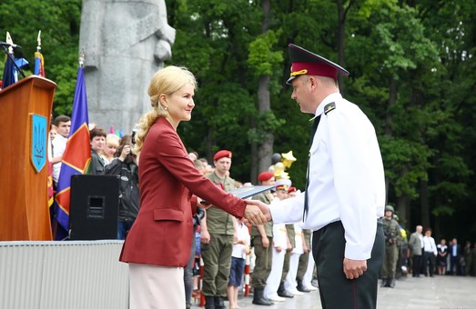 300 випускників Національної академії Нацгвардії України отримали дипломи офіцерів у Харкові / Фоторепортаж