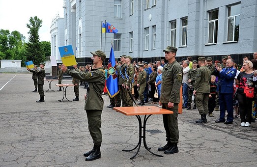 Харківські гвардійці присягнули на вірність українському народові / ФОТО