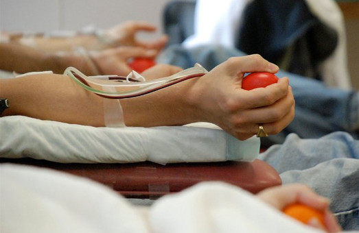 У харківському банку крові виявили півмільярдну розтрату