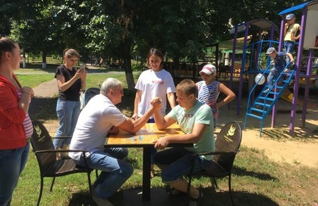 Харківська «Солідарність» організувала свято для сімей-переселенців (ФОТО)