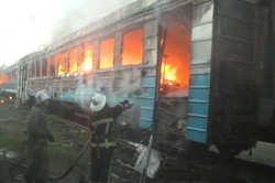 У Харкові згоріли списані вагони електропотягу