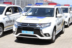 Харківська поліція отримала нові службові автівки «Mitsubishi OutLander» (ФОТО)