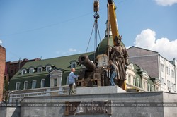 У Харкові з’явився пам’ятник Івану Сірку (ФОТО)