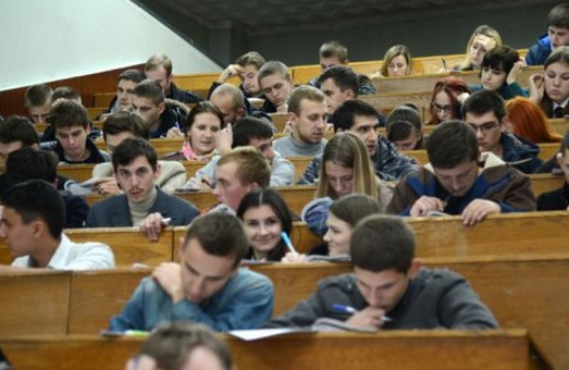 Харківські студенти можуть поїхати до міжнародного авіакосмічного салону у Великобританії