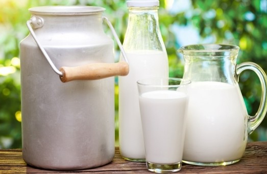 Українське молоко поки що дешевше за європейське
