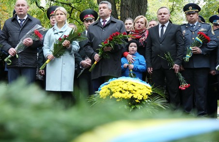 Вітаю всіх захисників України усіх поколінь. Ви – щит, який обороняє мирну Україну - Світлична / Доповнено, фото