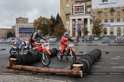 У Харкові тривають змагання з екстремального мотоспорту