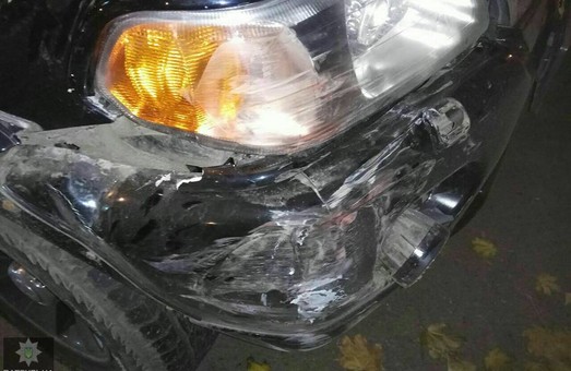 Спіймали водія, який пошкодив чужий автомобіль/ Фото