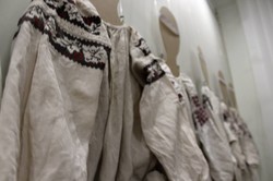 У Харкові стартувала виставка старовинних вишиванок/ Фоторепортаж