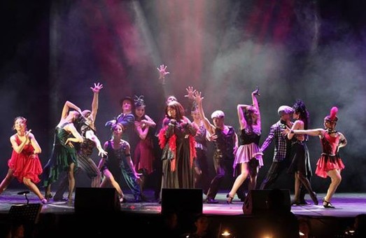 Американські постановники відібрали 69 танцюристів та вокалістів для шоу «Шлях до Бродвею»