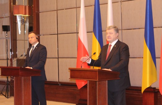 Історичні події не повинні впливати на стосунки між Україною та Польщею – Порошенко
