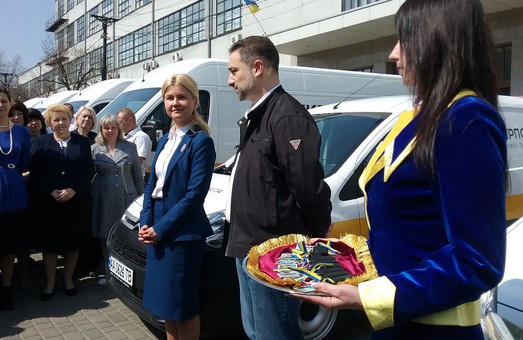 Харківській філії Укрпошти було передано 37 нових авто - Світлична