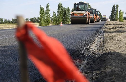 Світлична доручила дорожнім бригадам відремонтувати дороги, якими проходять маршрути шкільних автобусів