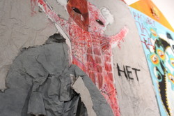 "Дія мир" та "Дія любов": у Харкові стартувала ювілейна виставка екоплакату "4-й блок"