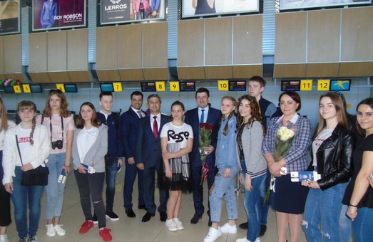 Найуспішніші учні Харківщини поїхали відпочивати до Албанії