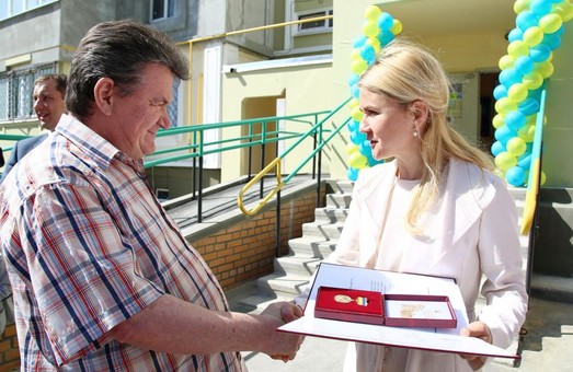 Діячі Харківського району отримали державні нагороди від Світличної