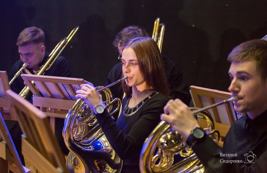 Молодіжний академічний симфонічний оркестр «Слобожанський» та Максим Розенфельд повторять резонансний концерт