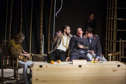 Бунт крихких проти брутальних: У Театрі Пушкіна показали нову виставу «Пушкін. Плем'я»