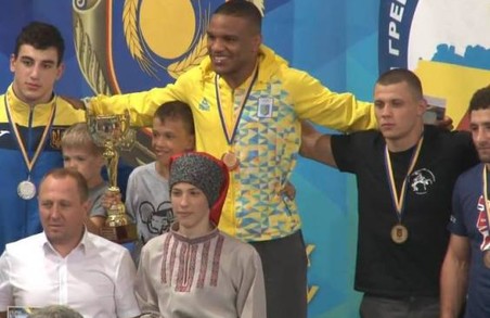 Харків'яни здобули дві срібні медалі на чемпіонати України з боротьби