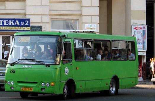В центрі Харкова окремі автобуси їздитимуть за іншим маршрутом