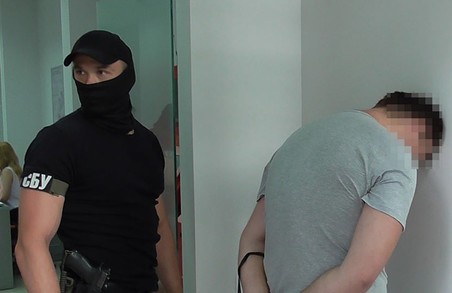 На Харківщині затримані члени транснаціонального угруповання торговців кокаїном