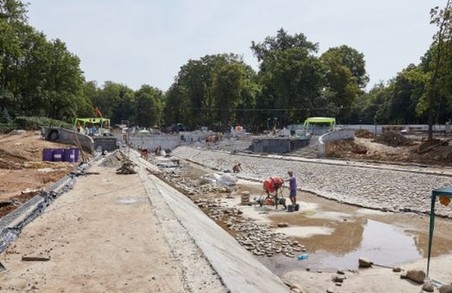 Після реконструкції у саду Шевченка має з`явитися 400 лавок