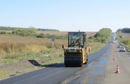 В Харківській області триває ремонт доріг місцевого значення