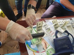 На Харківщині затримали медика, який за гроші допомагав “косити” призовникам (фото)