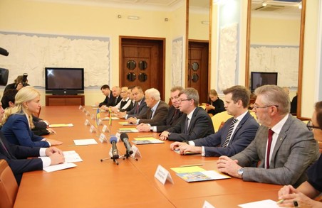 Світлична провела робочу зустріч з Послом Литовської Республіки в Україні Марюсом Януконісом
