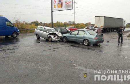 В результаті ДТП на Харківщині постраждало 8 осіб