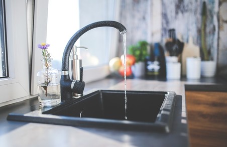 Кому слід запастися водою?