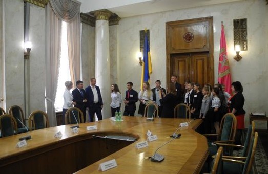 Школярі-активісти Печенізького району відвідали ХОДА з екскурсією
