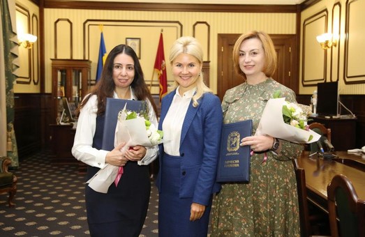 Юлія Світлична нагородила двох харківських волонтерок (ФОТО)