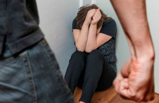 На Харківщині щороку від домашнього насильства страждає до 6 тисяч людей