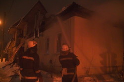 В Харкові загорівся приватний будинок (фото)