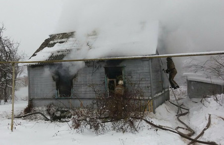 На Харківщині людська недбалість привела до пожежі в будинку 