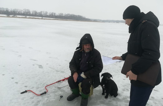 Ви ходите по тонкому льоду: харківські рятувальники попередили громадян про небезпеку