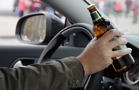 В Харкові зупинили п‘яного водія, який перевищив «норму» майже в 14 разів