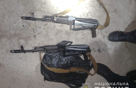 Харківські силовики викрили групу з кількох осіб, у яких вилучено значний збройний арсенал (ФОТО, ВІДЕО)