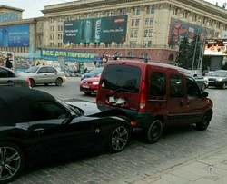 На центральній вулиці Харкова зіткнулися дві іномарки (ФОТО)