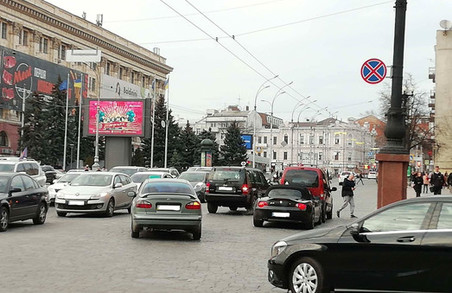 На центральній вулиці Харкова зіткнулися дві іномарки (ФОТО)