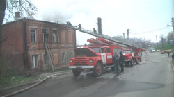 В Харкові загорівся житловий будинок