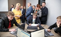 Юлія Світлична та Павло Клімкін відвідали науковий парк «Синергія» в ХНУРЕ (ФОТО)