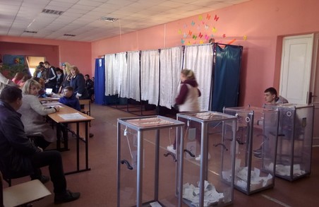 Поліція фіксує перші порушення на виборах Президента на Харківщині