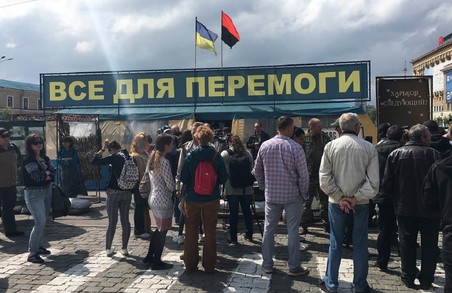 Харківська міськрада вимагає знести намет на площі Свободи
