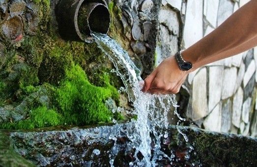 В Харкові не всі джерела питної води відповідають стандартам