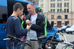 Зрячі та незрячі велосипедисти хочуть об‘їхати Харківщину (фоторепортаж)