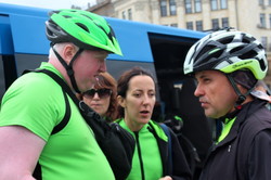Зрячі та незрячі велосипедисти хочуть об‘їхати Харківщину (фоторепортаж)