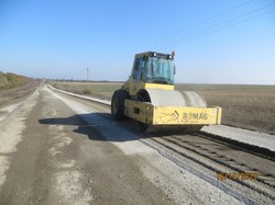 На трасі Мерефа-Лозова-Павлоград продовжуються роботи до кордону з Дніпропетровською областю (ФОТО)