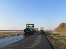 На трасі Мерефа-Лозова-Павлоград продовжуються роботи до кордону з Дніпропетровською областю (ФОТО)